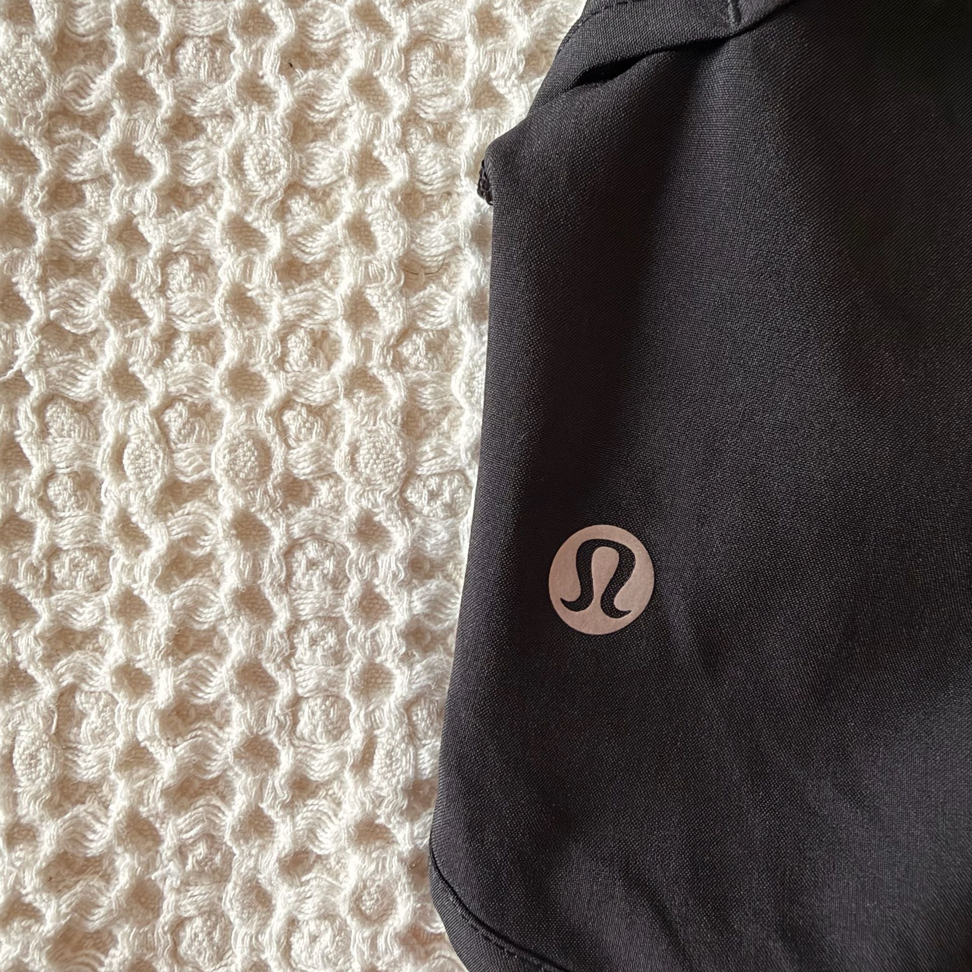 Lululemon Speed Up Low-Rise Short 2.5" - Black - Size 10 5