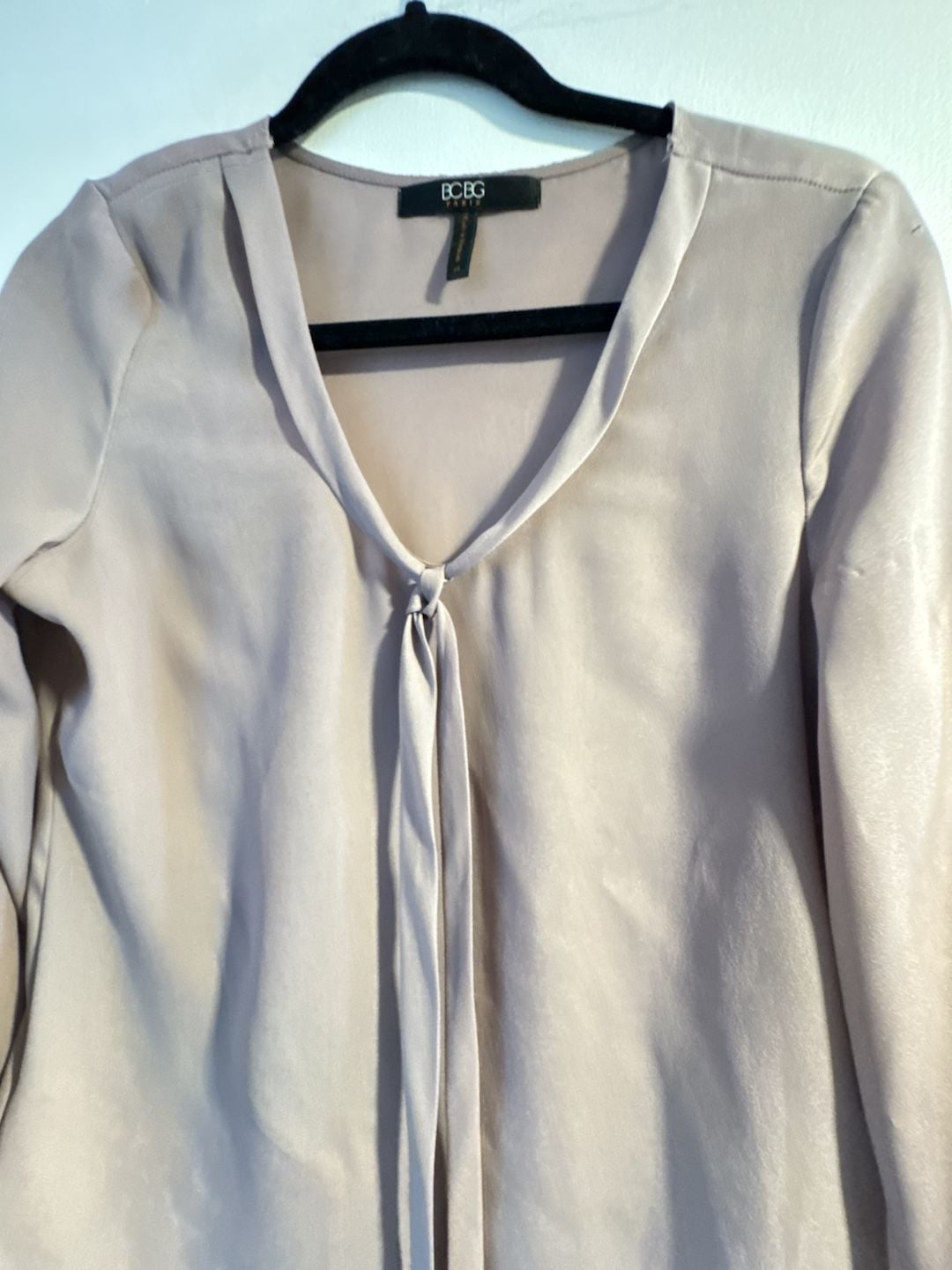 BCBG Paris Blouse Size XS Mauve Long Sleeve Tie Neck Top 3