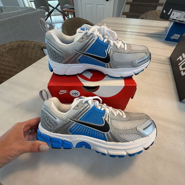 Nike Vomero 5 Size 5.5Y White Black Pure Platinum Photo Blue HF6998-103