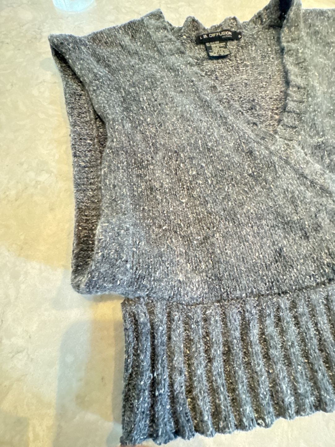 I.B. Diffusion Sweater Vest Size med pet Gray V-Neck Silk Blend 6