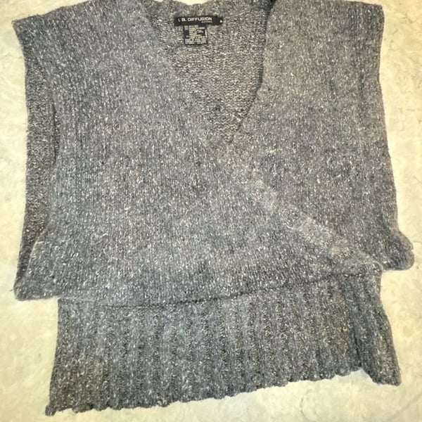 I.B. Diffusion Sweater Vest Size med pet Gray V-Neck Silk Blend