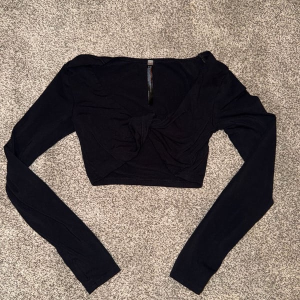 FP Movement Long Sleeve Crop Top Size M/L Black Twist Front