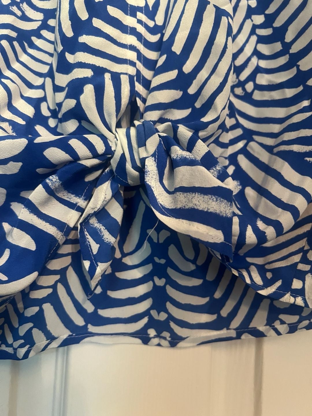 Marie Oliver Silk Blouse Size S Blue White Leaf 4