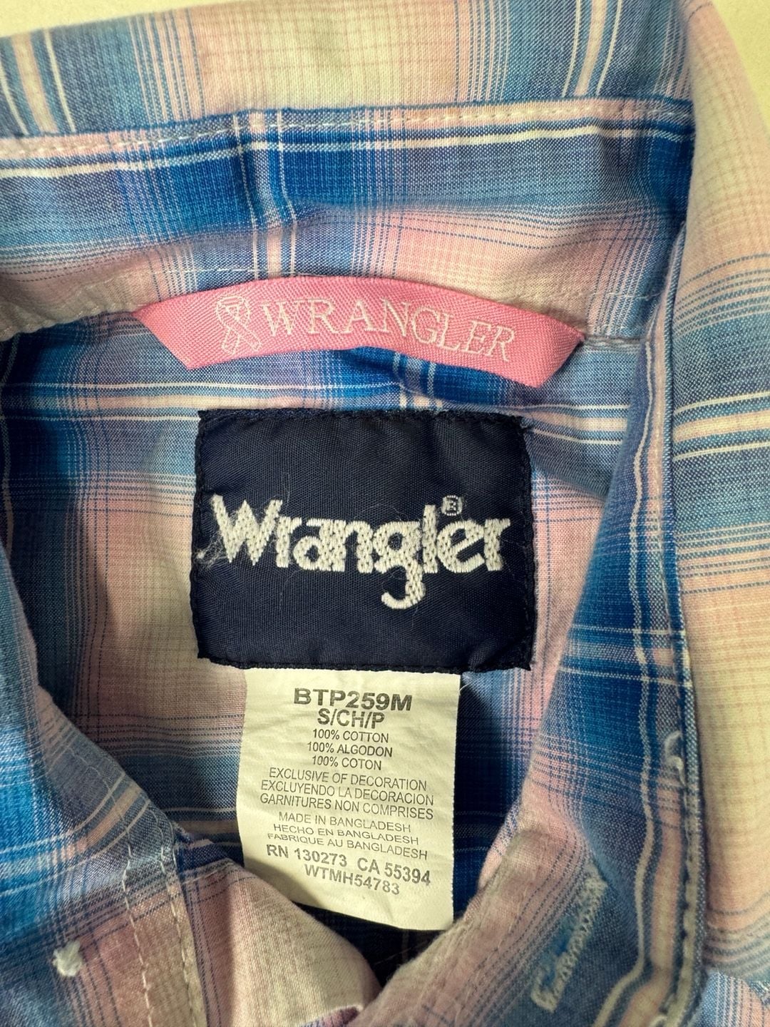 Wrangler Western Kid’s Size S Pearl Snap Long Sleeve Breast Cancer Awareness 5