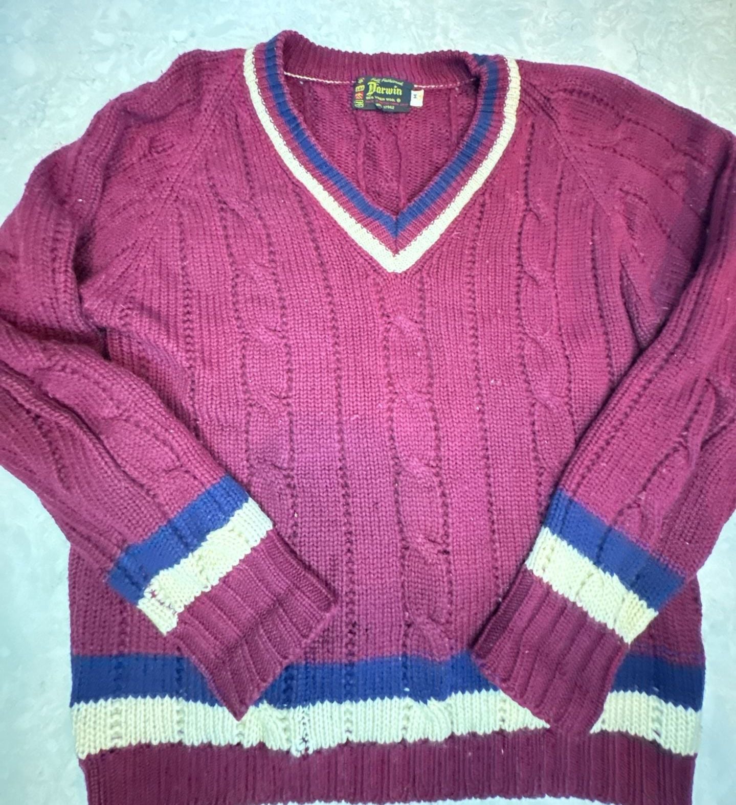 Darwin V-Neck Sweater Size M Maroon Cable Knit Virgin Wool 1