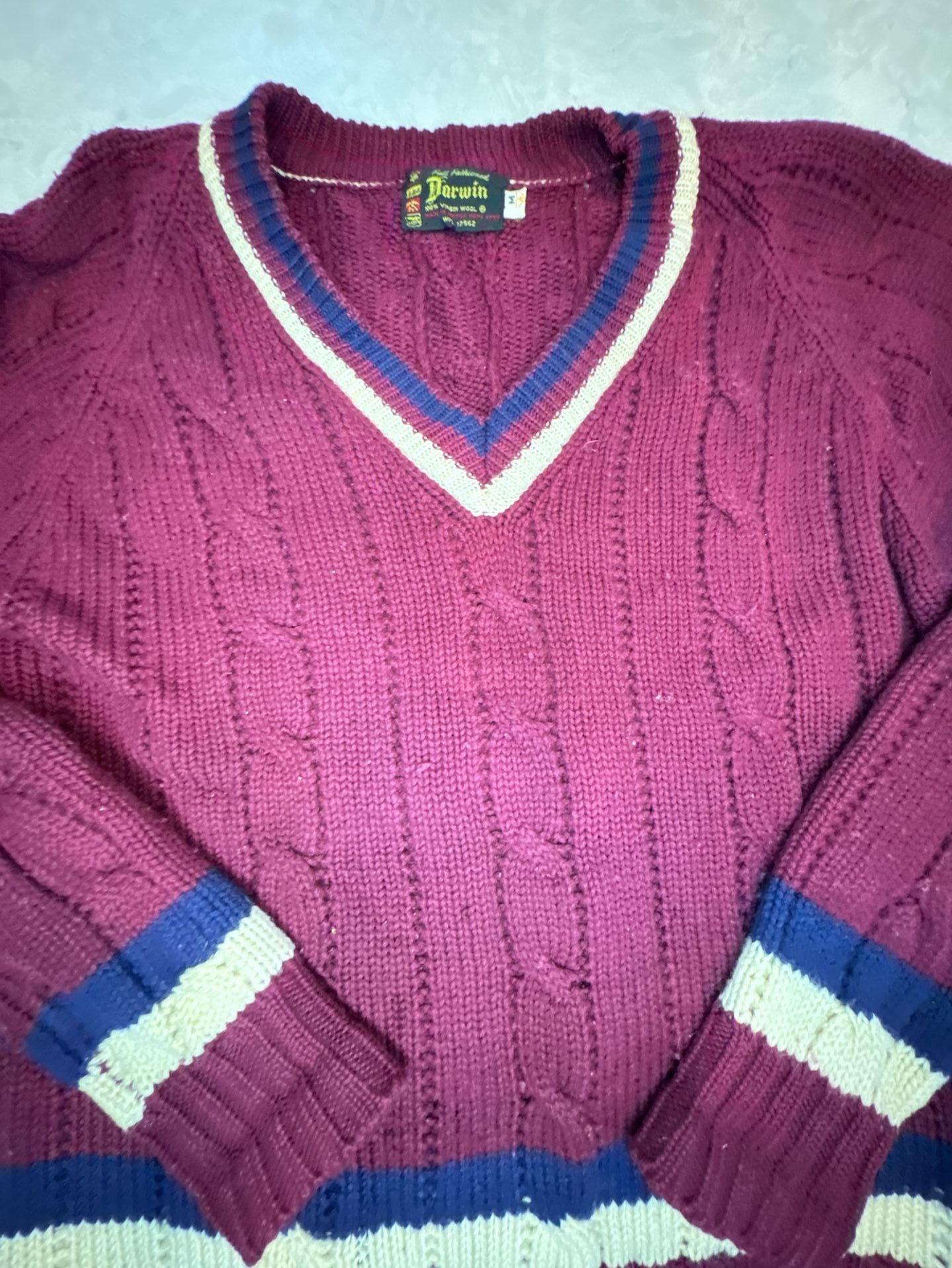 Darwin V-Neck Sweater Size M Maroon Cable Knit Virgin Wool 2