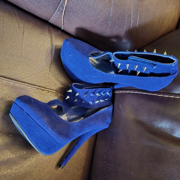 Wild Pair Emery Blue Spiked Heels Pumps
