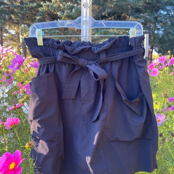 Athleta Skyline Skort Size 8 Black Tie Waist Pockets