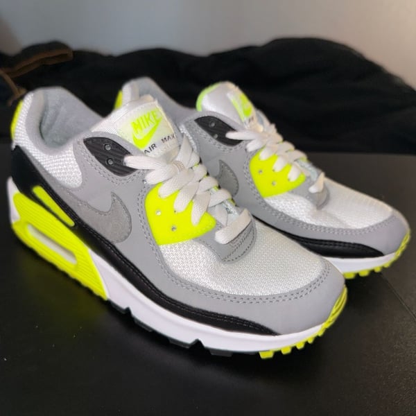 Nike Air Max 90 Volt Size 6.5 White Gray Black