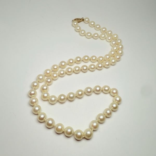 14K Yellow Gold Clasp 18” Lustrous Cultured Pearl Strand Necklace!