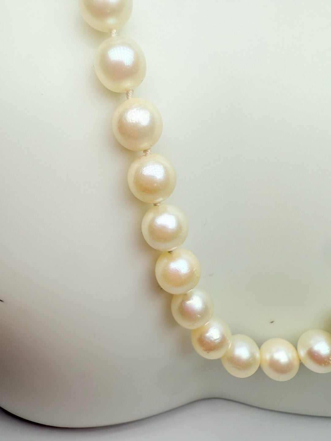 14K Yellow Gold Clasp 18” Lustrous Cultured Pearl Strand Necklace! 14