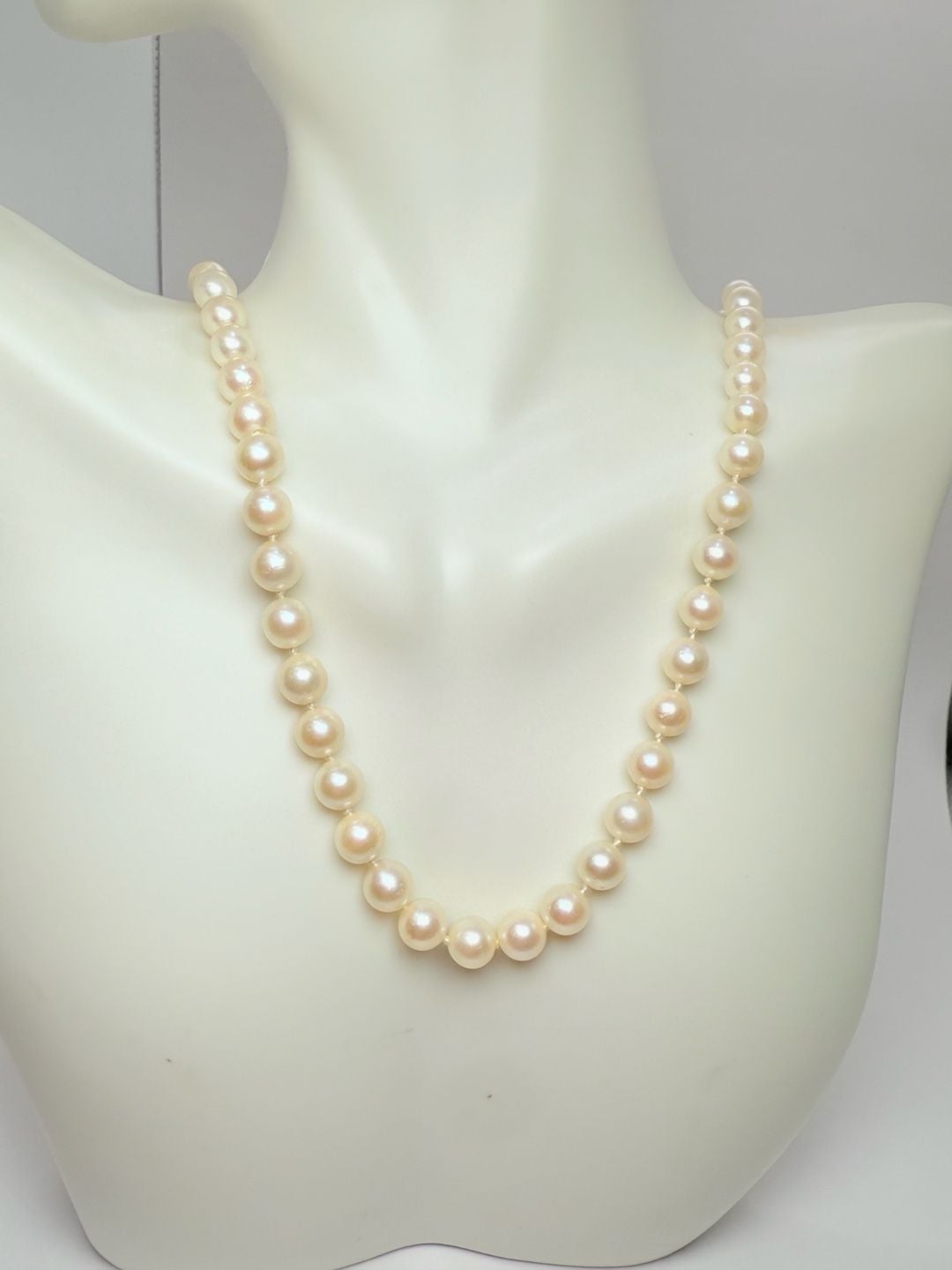 14K Yellow Gold Clasp 18” Lustrous Cultured Pearl Strand Necklace! 16