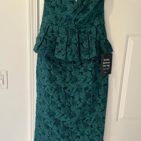 NWT Lulus Strapless Peplum Jacquard Midi Dress Size L Green Floral