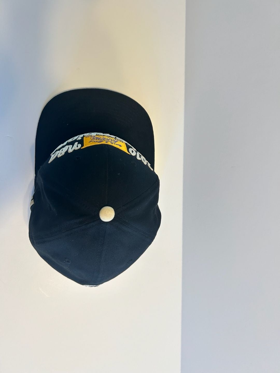 Adidas Los Angeles Lakers 2010 NBA Champions Hat Black 6