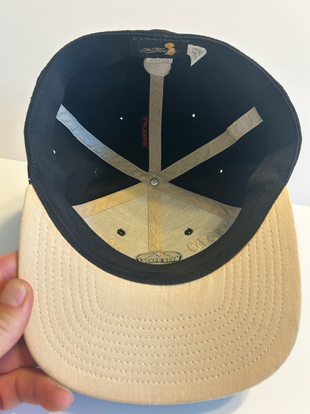 Adidas Los Angeles Lakers 2010 NBA Champions Hat Black 8
