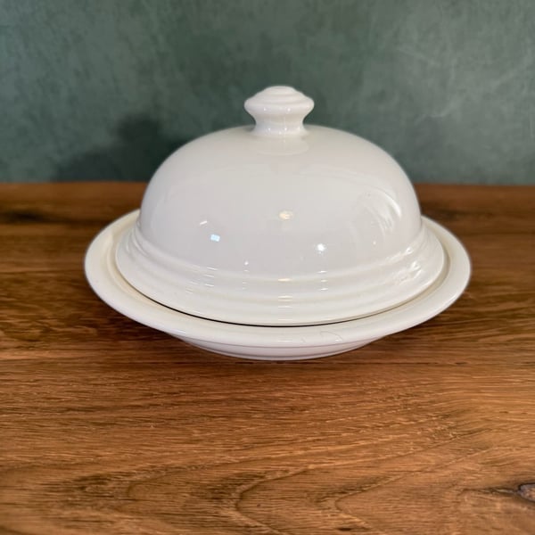 Pfaltzgraff Hearth Round Cheese Dish And Lid White