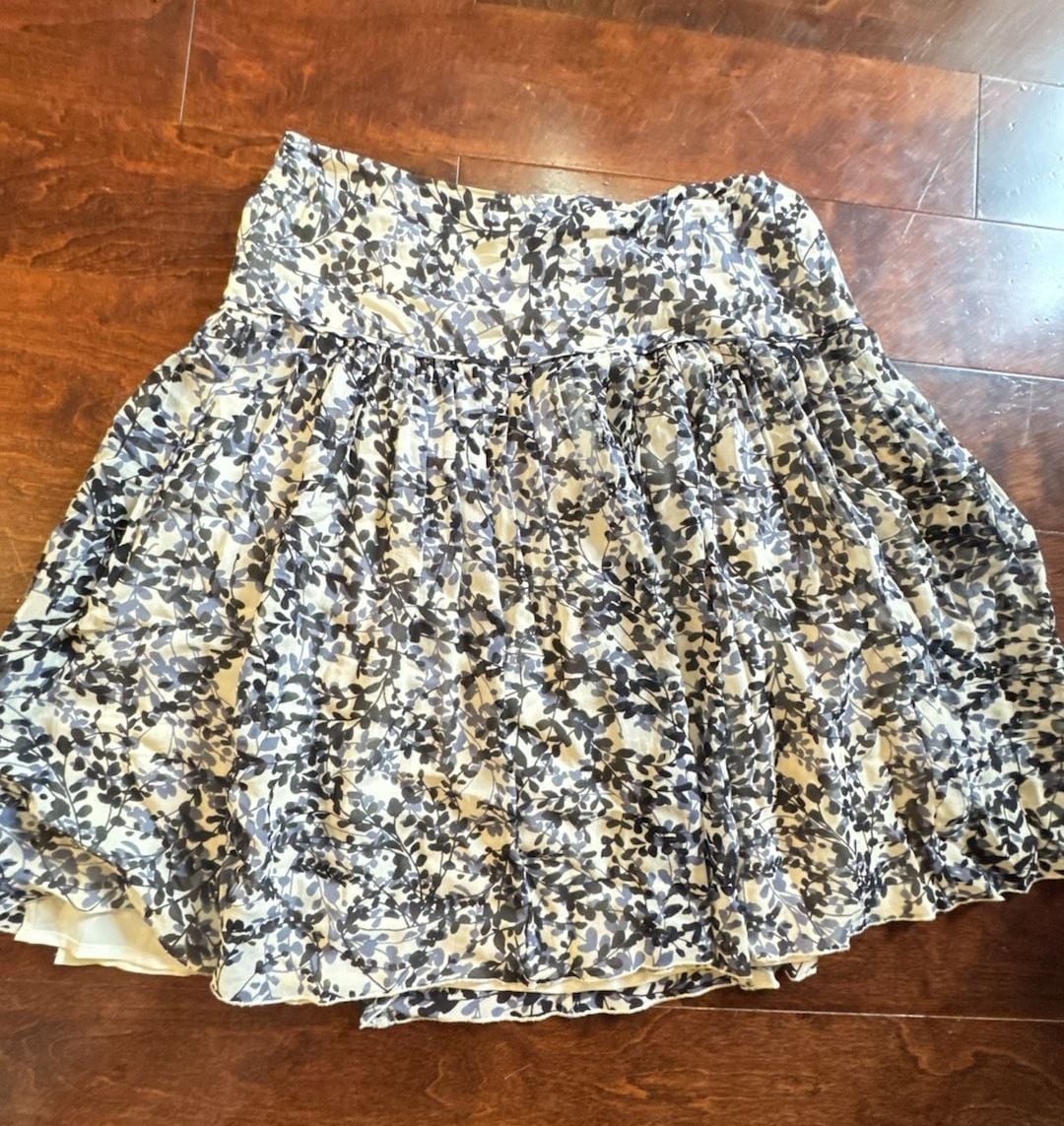 Ann Taylor Skirt Size 10P Blue Black Leaf Floral Pleated Midi 2