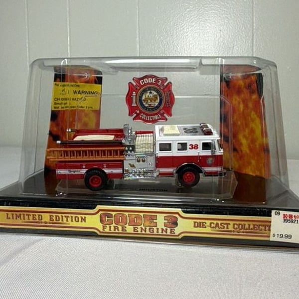 Code 3 City of Houston Seagrave Pumper Fire Engine #38 Die-Cast Collectible