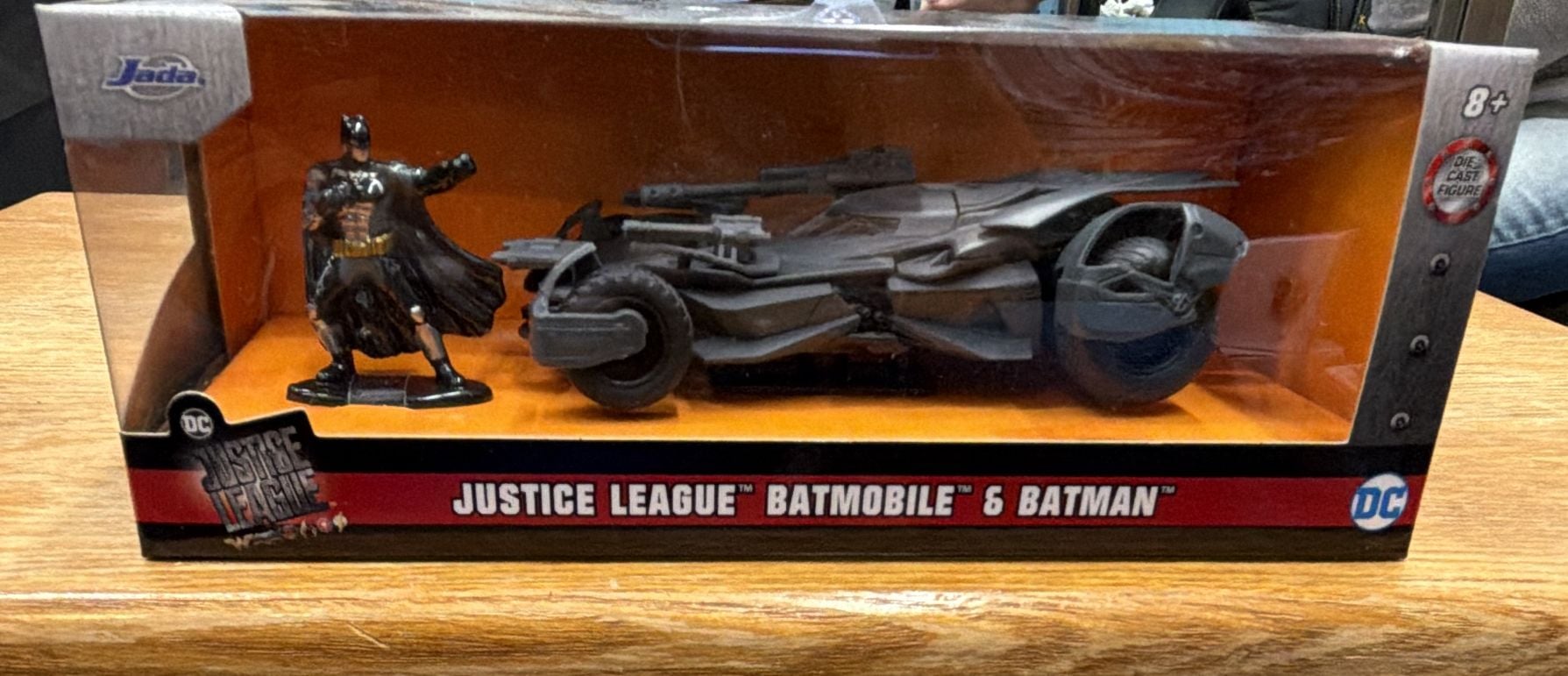 Jada Toys Justice League Batmobile & Batman Die-Cast Figure New 1