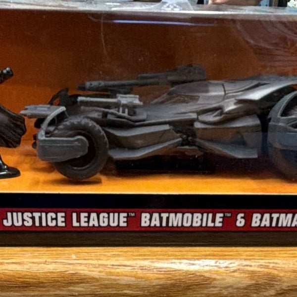 Jada Toys Justice League Batmobile & Batman Die-Cast Figure New