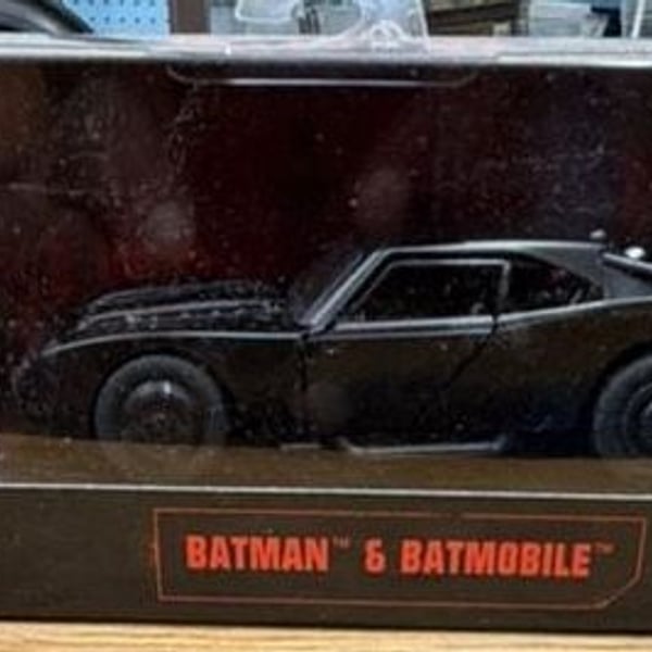 Jada Toys The Batman Batmobile & Batman Figure 1:32 Diecast Car New
