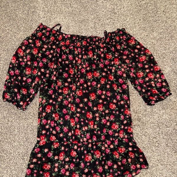 BCX Floral Off-the-Shoulder Smocked Top Size S Black Red Rose Peplum