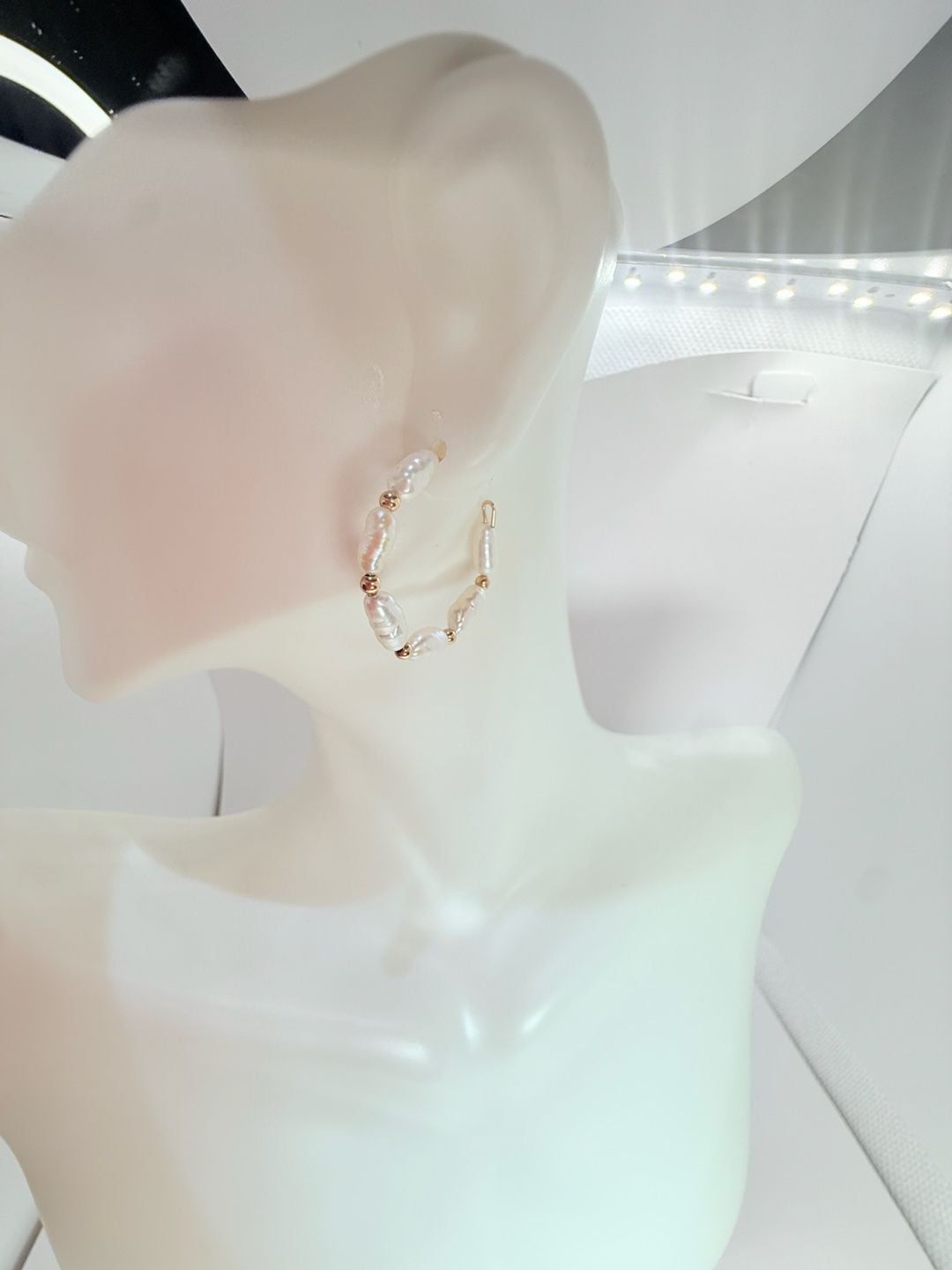 BEAUTIFUL 14k Yellow Gold Seed Pearl Gold Bead Hoop Earrings - , 8