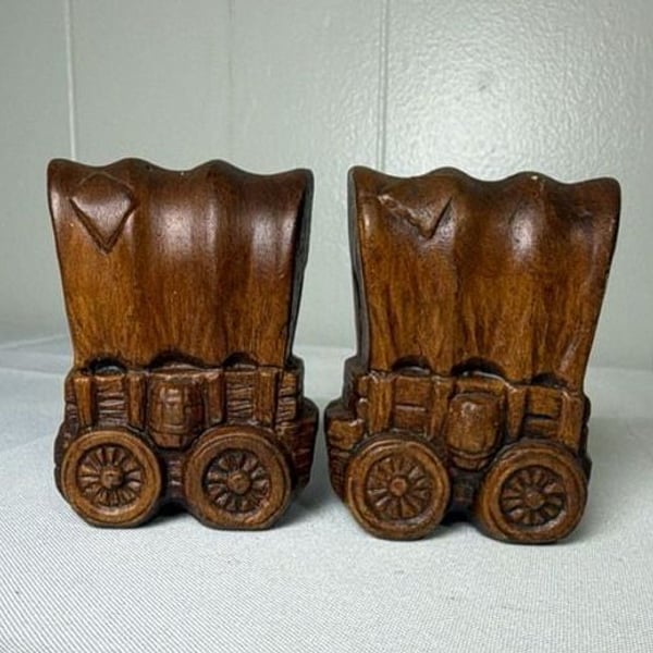 Vintage Wooden Covered Wagon Salt And Pepper Shaker Set