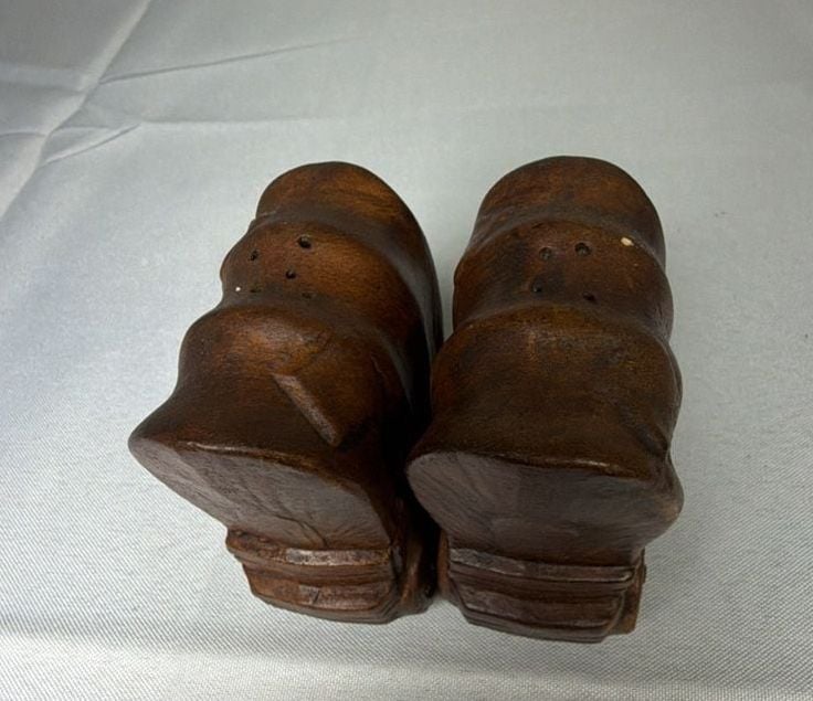 Vintage Wooden Covered Wagon Salt And Pepper Shaker Set 3