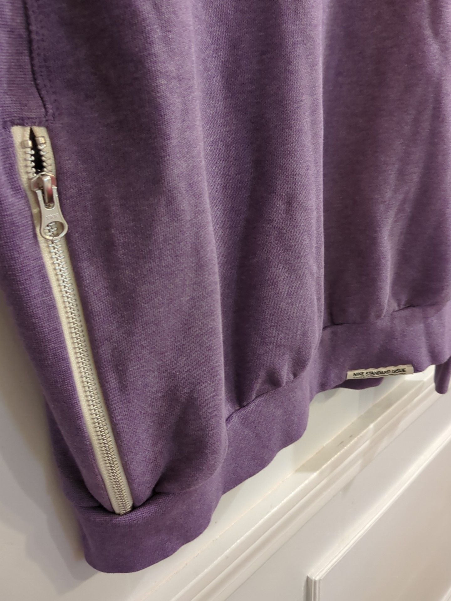 Nike Dry Standard Issue Crewneck Sweatshirt Purple zipper pocket  7