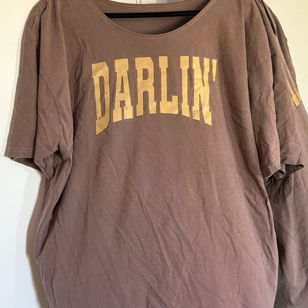 Darlin' Tee