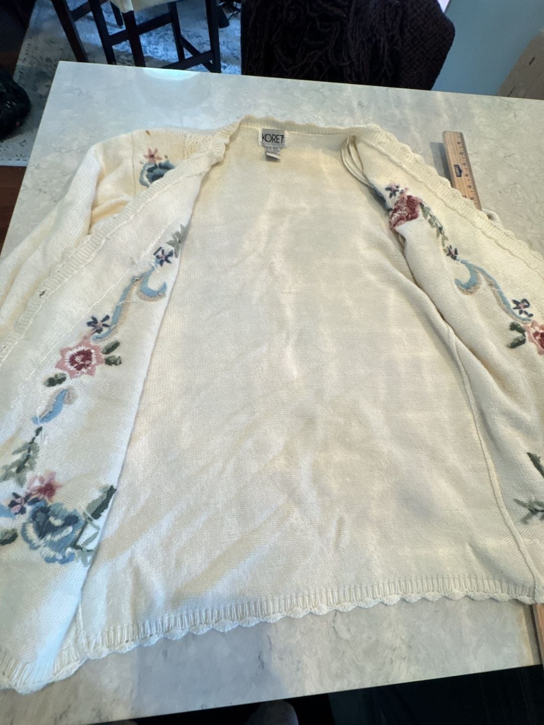 Koret Floral Embroidered Cardigan Size S Cream Beaded Scalloped 9