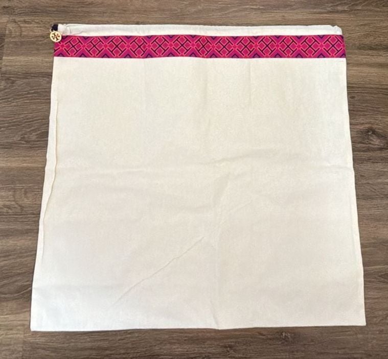 Tory Burch Dust Bag Drawstring Pouch White Magenta Geometric Print 1