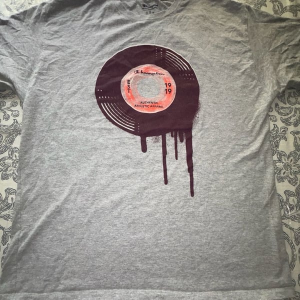 Champion Graphic T-Shirt Size XL Gray Melting Vinyl Graphic 
