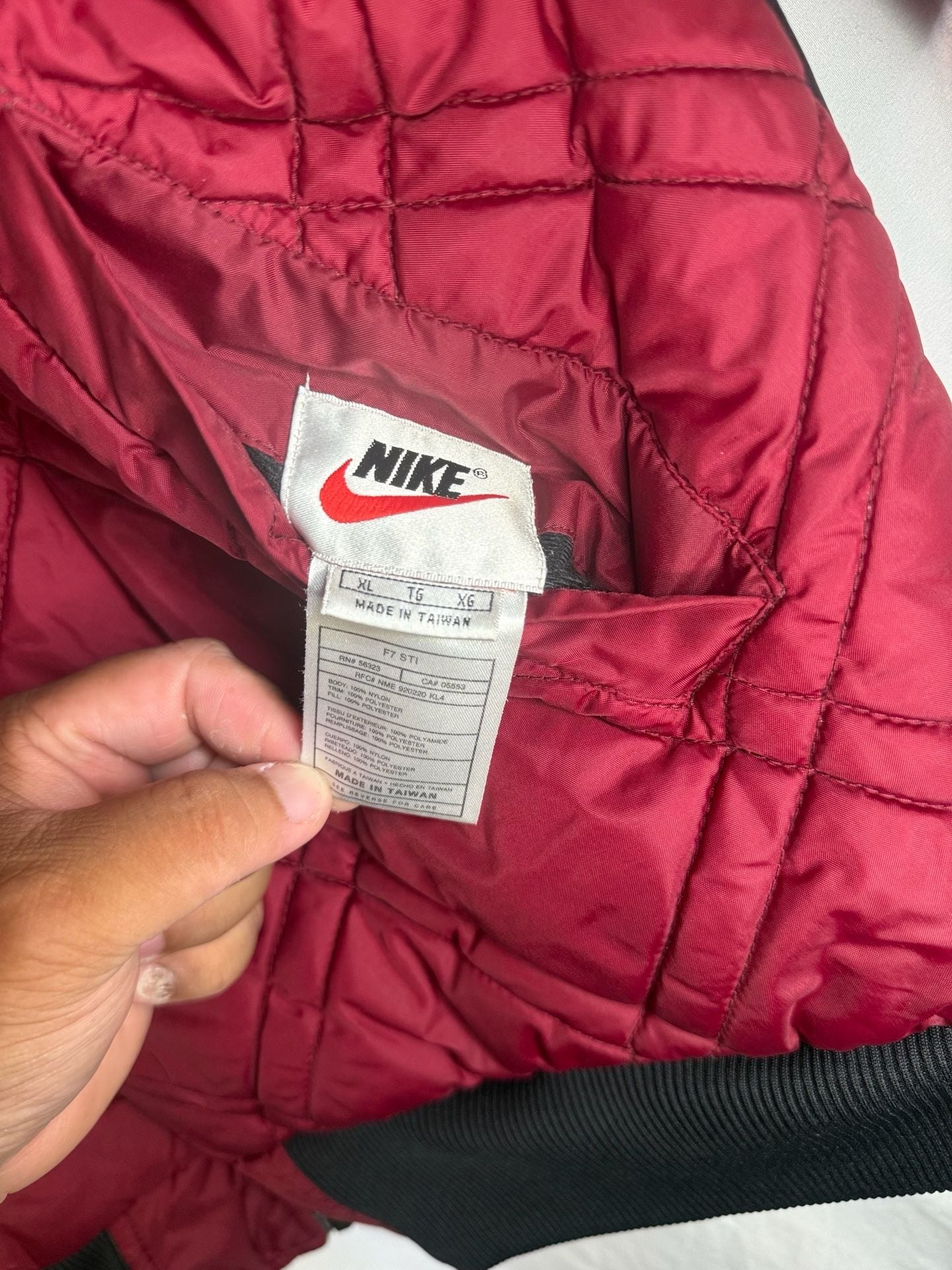 Nike Reversible Quilted Puffer Bomber Jacket Size XL Maroon Black Vintage 3
