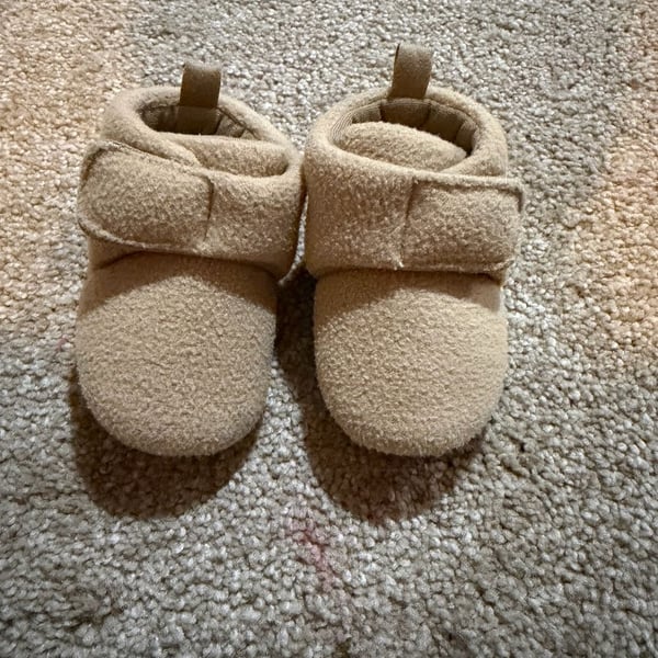 Lullaby Lane Fleece Baby Booties Size 3 (6-9M) Tan