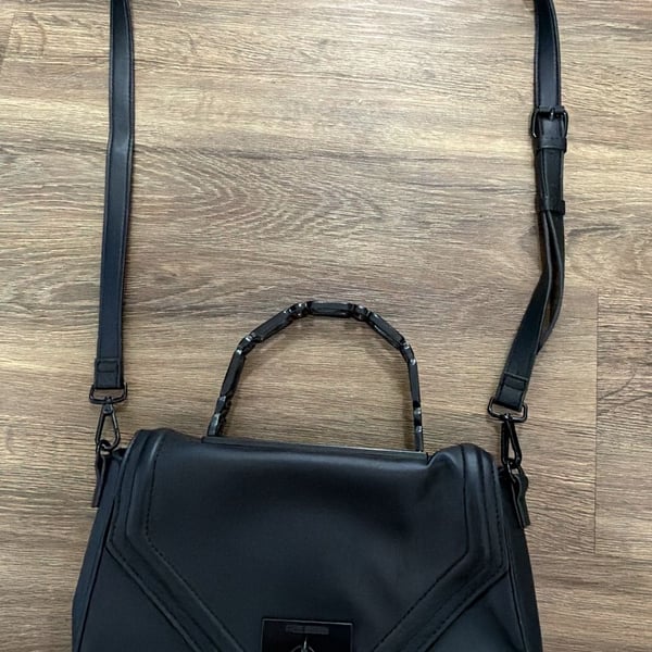 Steve Madden Black Crossbody Handbag With Chain Handle