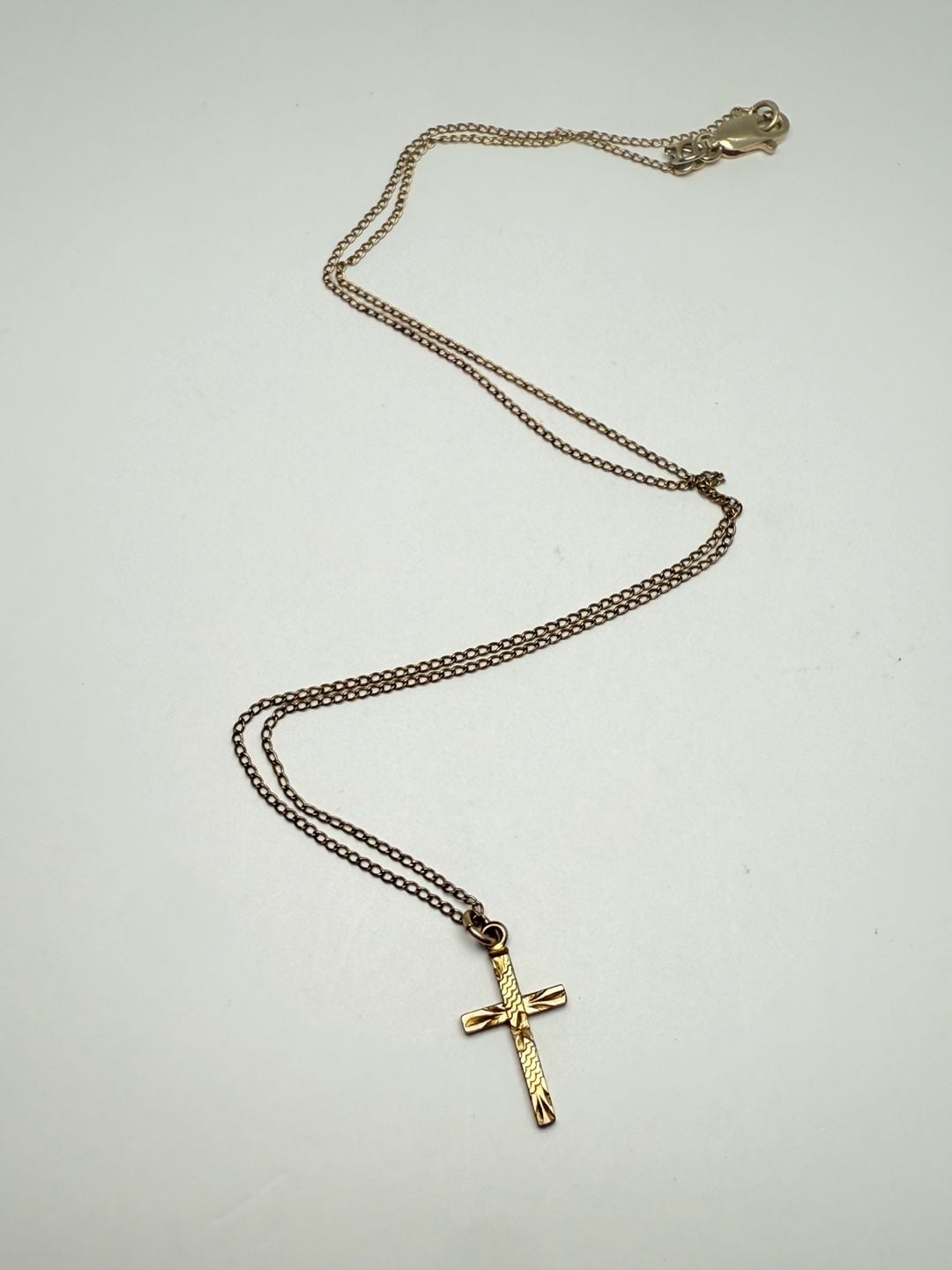 Vintage 14k Gold Filled Etched Cross Pendant Necklace 7