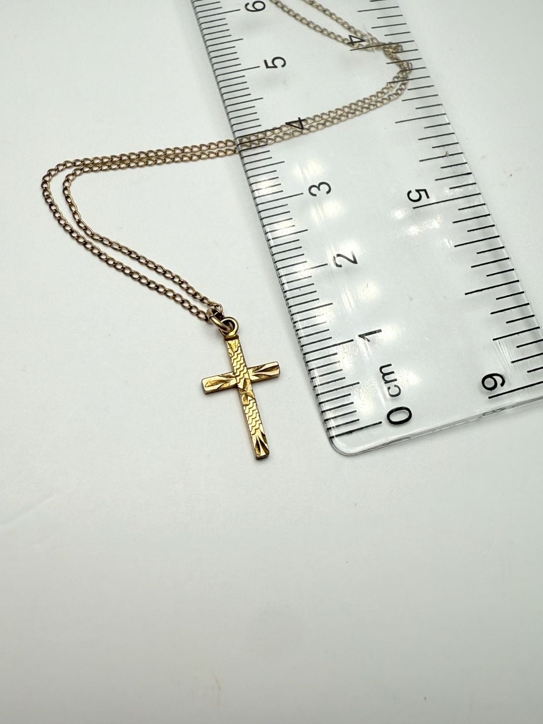 Vintage 14k Gold Filled Etched Cross Pendant Necklace 8