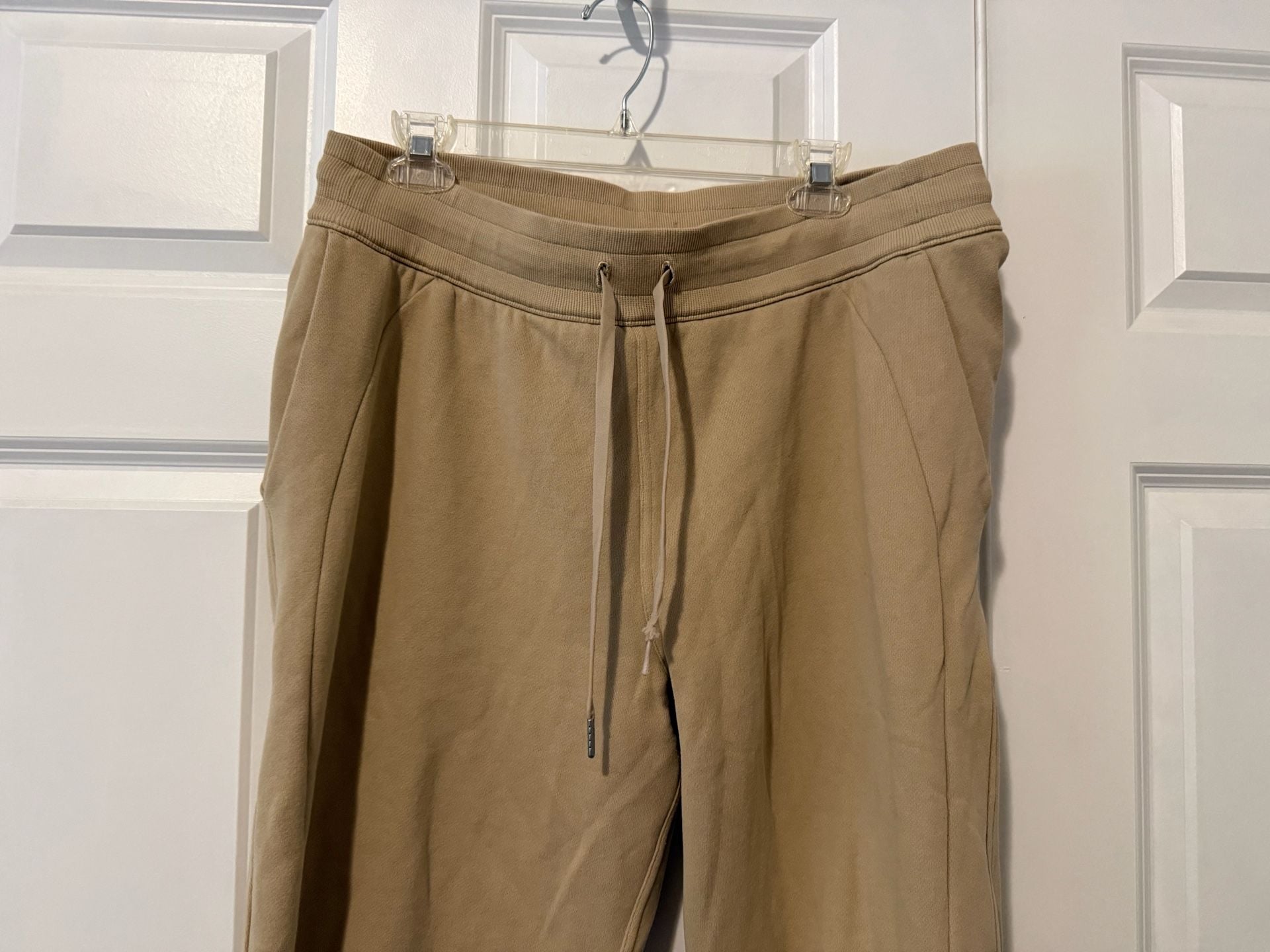 Lululemon Scuba High-Rise Jogger Tan Sweatpants Size 14 7