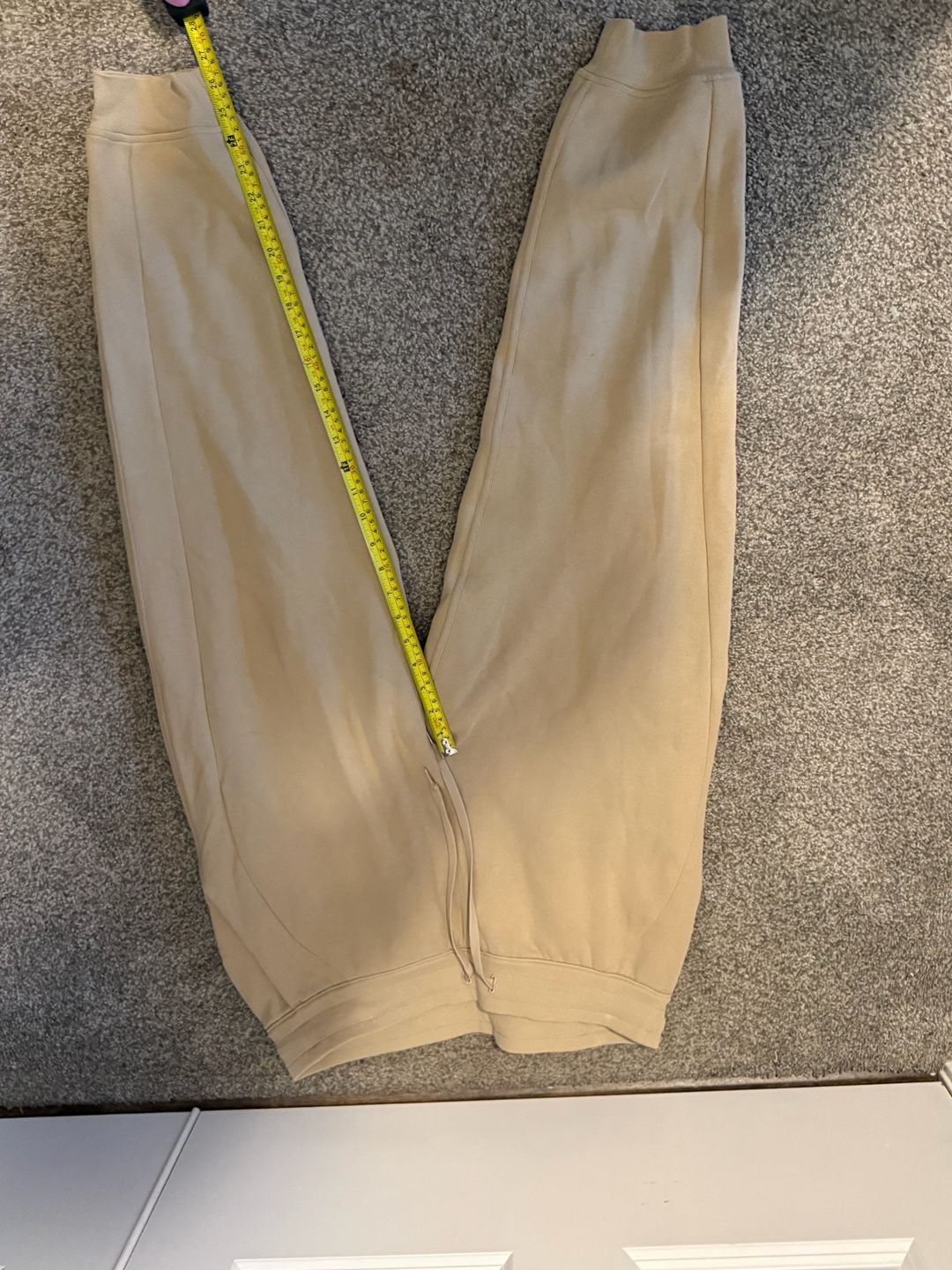 Lululemon Scuba High-Rise Jogger Tan Sweatpants Size 14 10