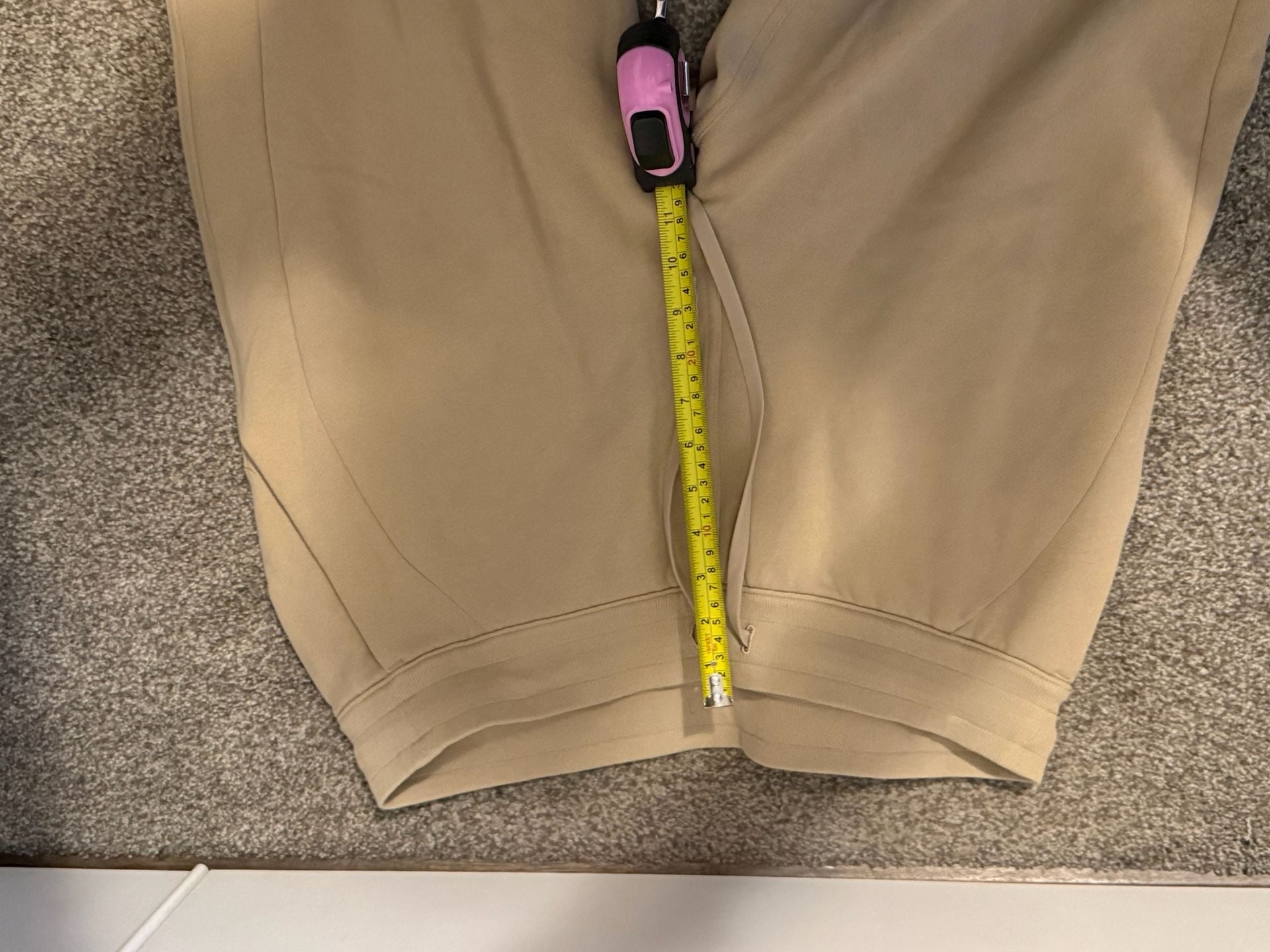 Lululemon Scuba High-Rise Jogger Tan Sweatpants Size 14 11