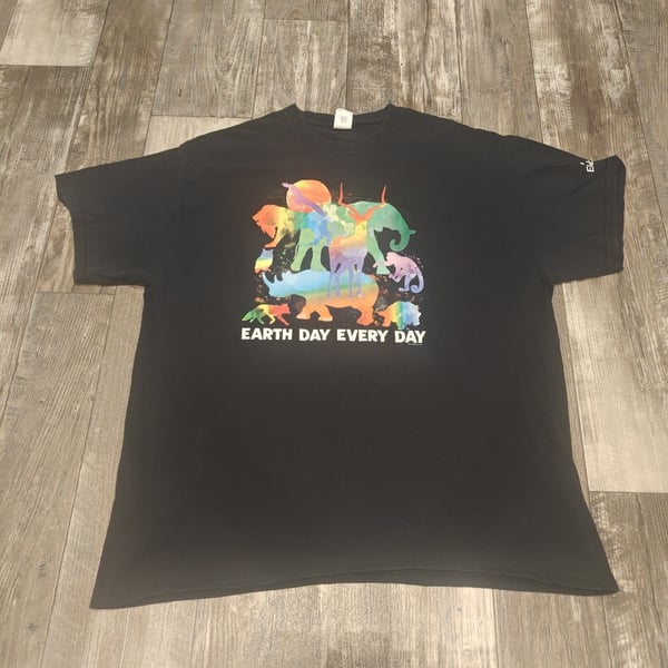 Gildan Earth Day Every Day T-Shirt Size XL Black Moulton Elementary