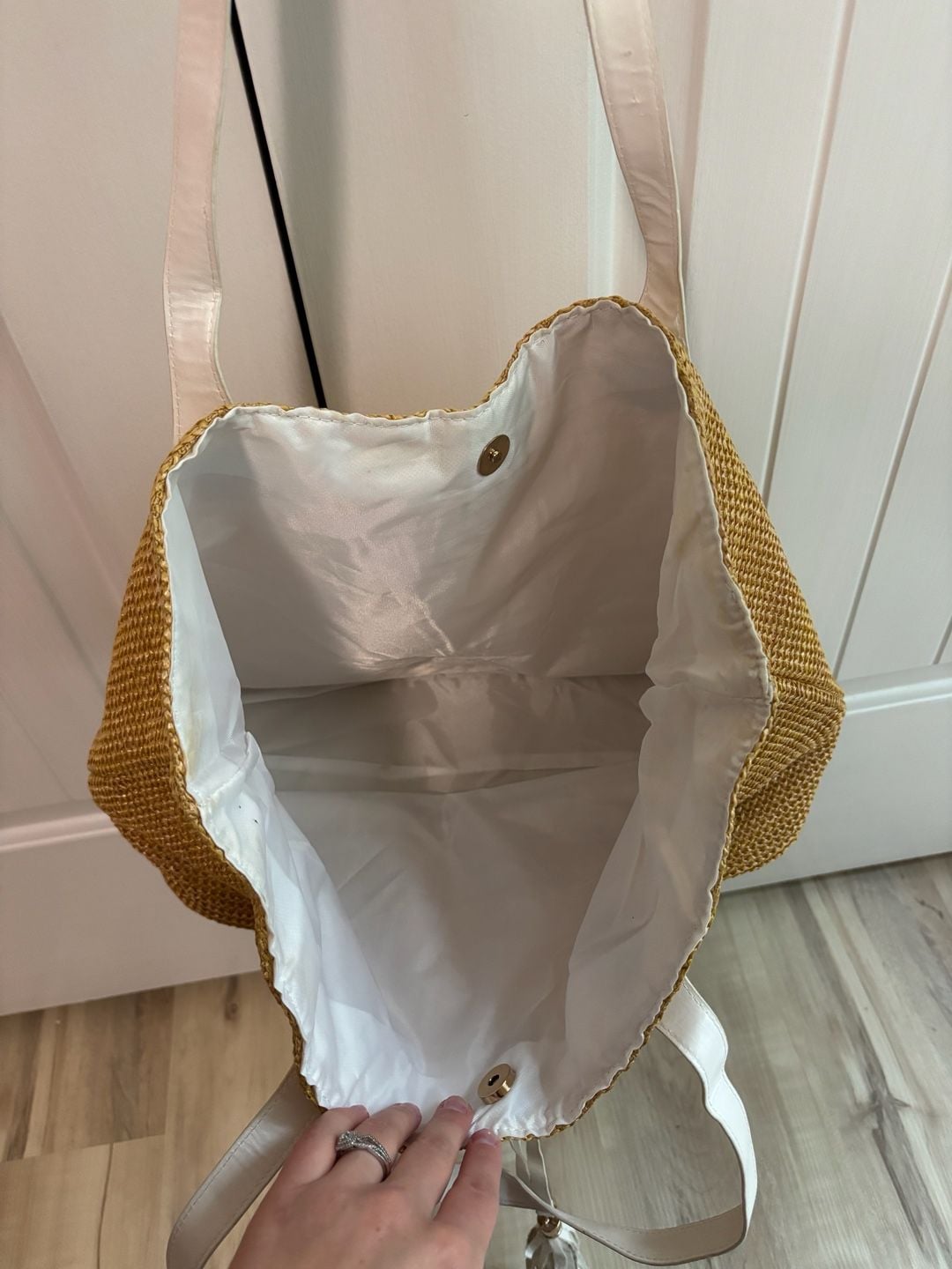 Joico Summer Tote Bag Straw Woven White Trim Tassel 3