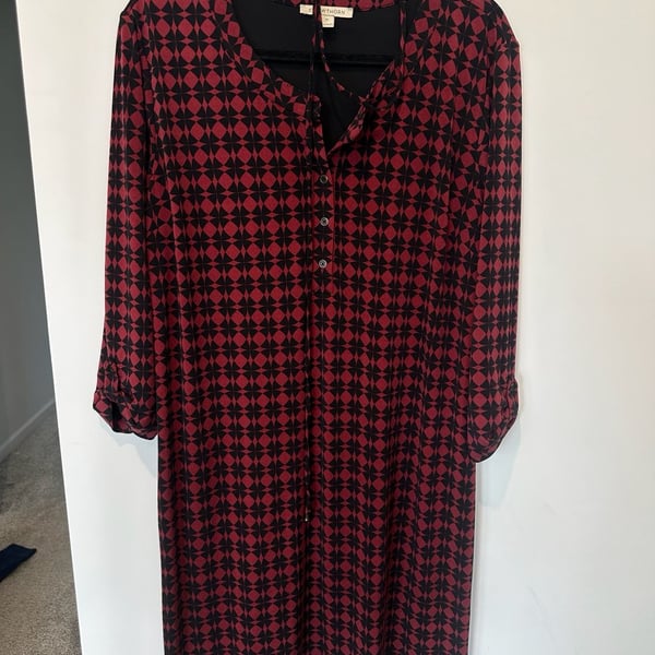 41 Hawthorn Dress Size XL Red Black Geometric Print Button Down Midi