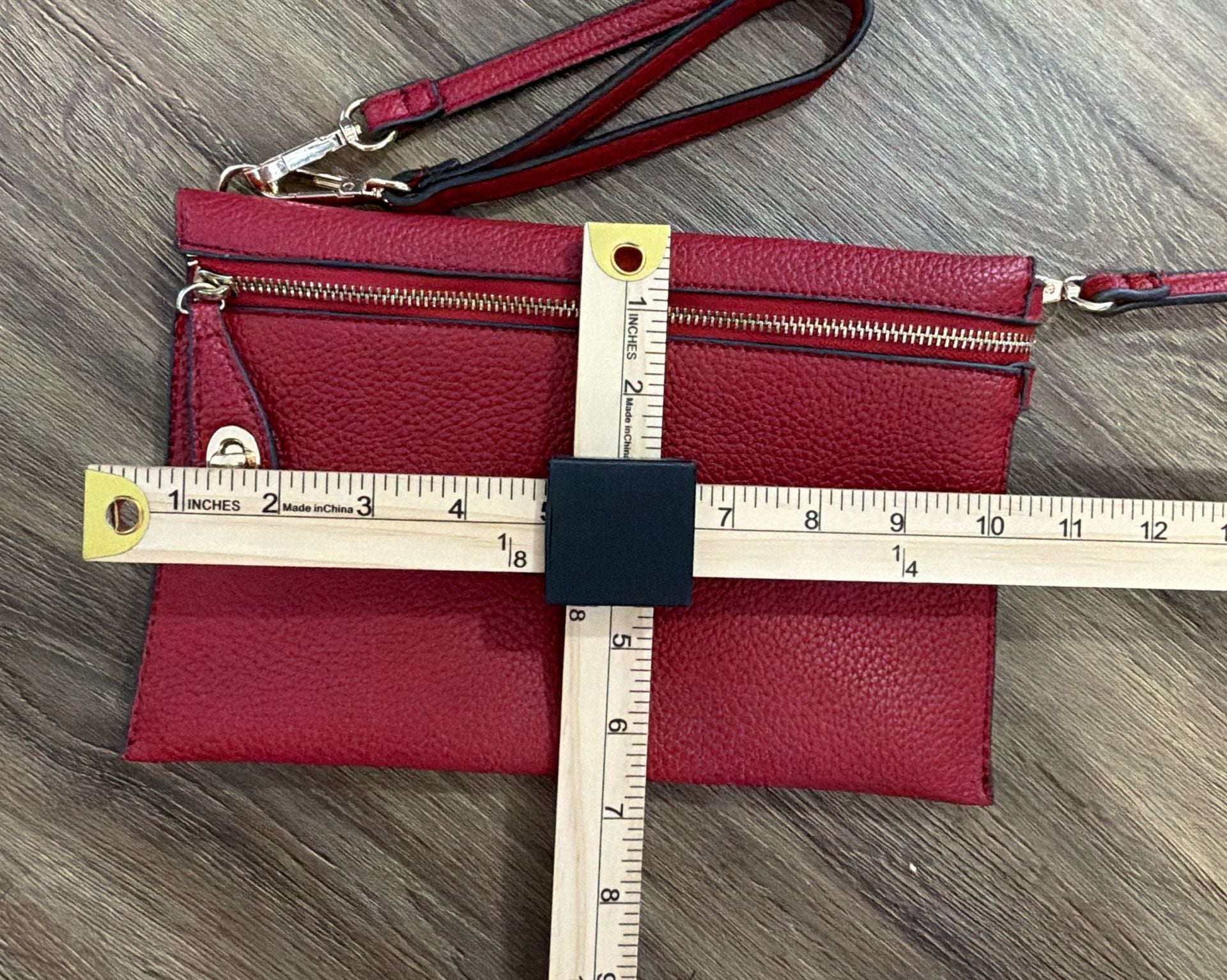 Sondra Roberts Red Pebbled Leather Crossbody Bag Wristlet 8