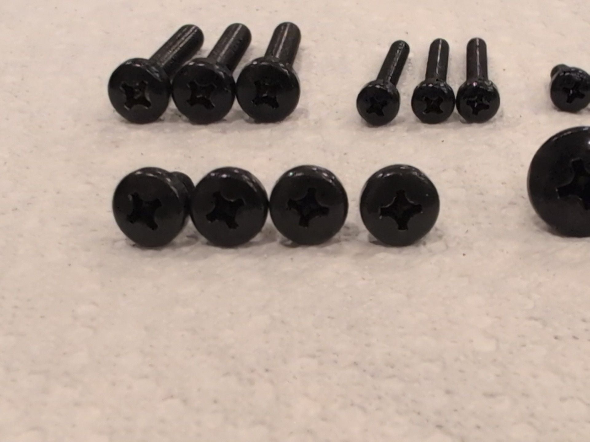Black Steel Pan Head Phillips Machine Screws Assortment 2