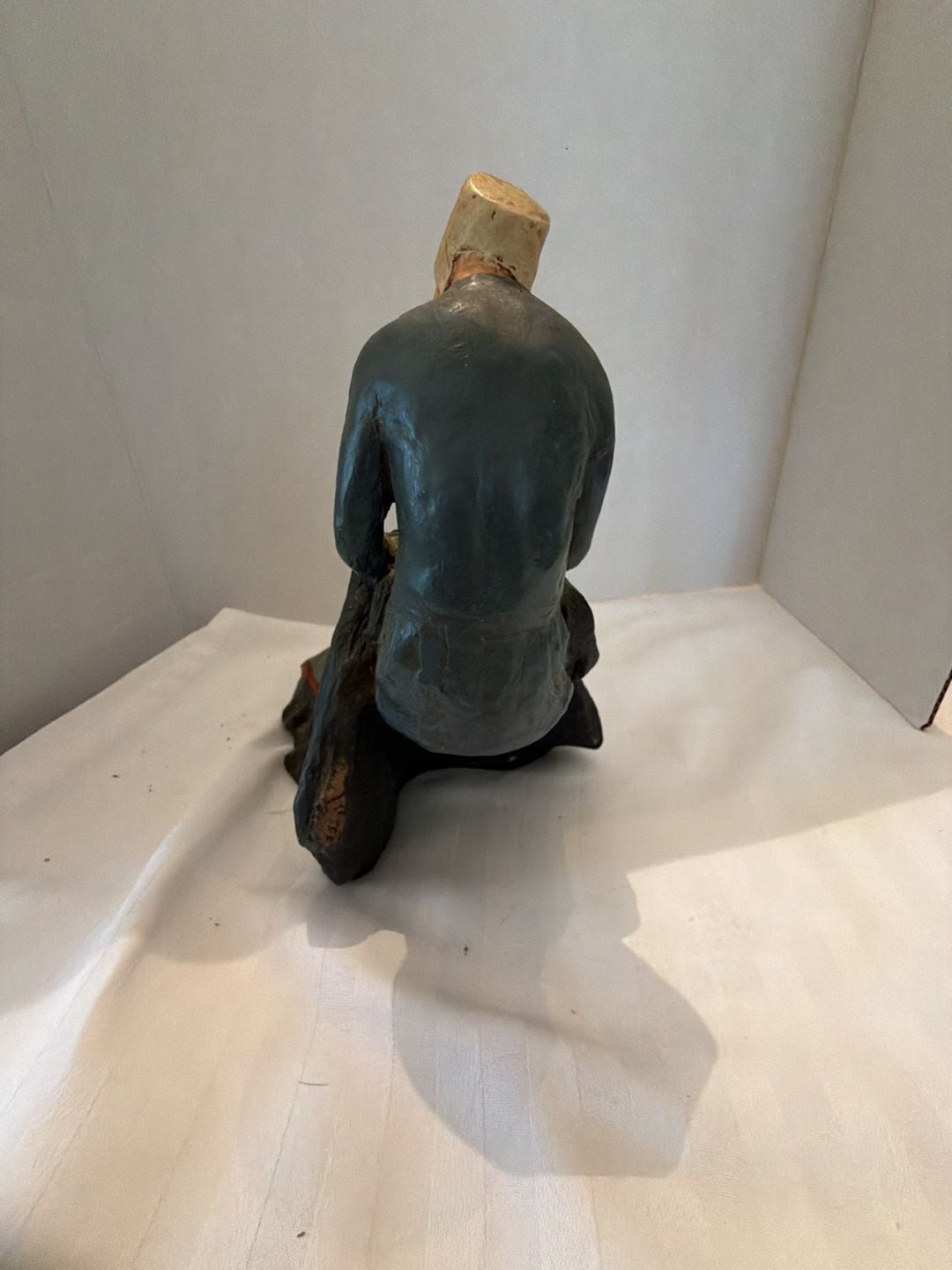 Vintage Amish Quilter Figurine Folk Art Statue 3