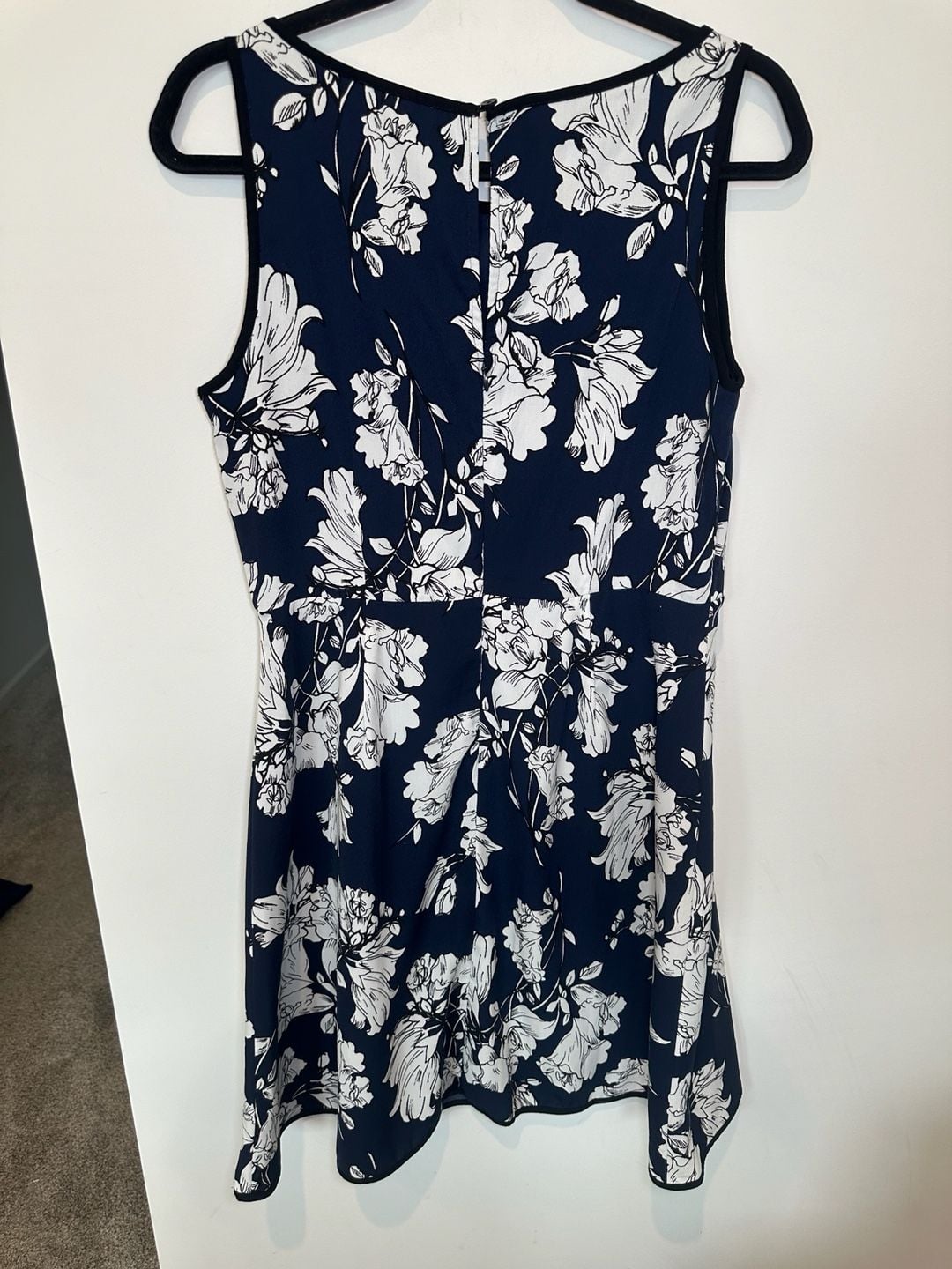 Loft Fit And Flare Dress Size 6 Navy White Floral Sleeveless 5