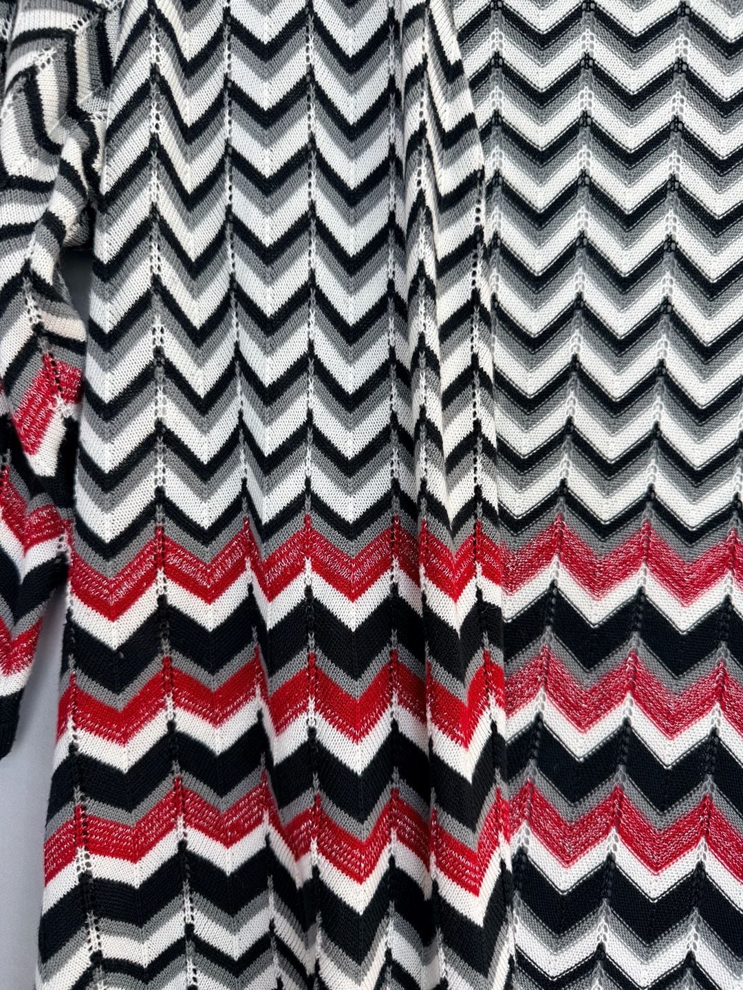 Cato Woman Cardigan Sweater Size 22/24W Black White Red Chevron Print 3